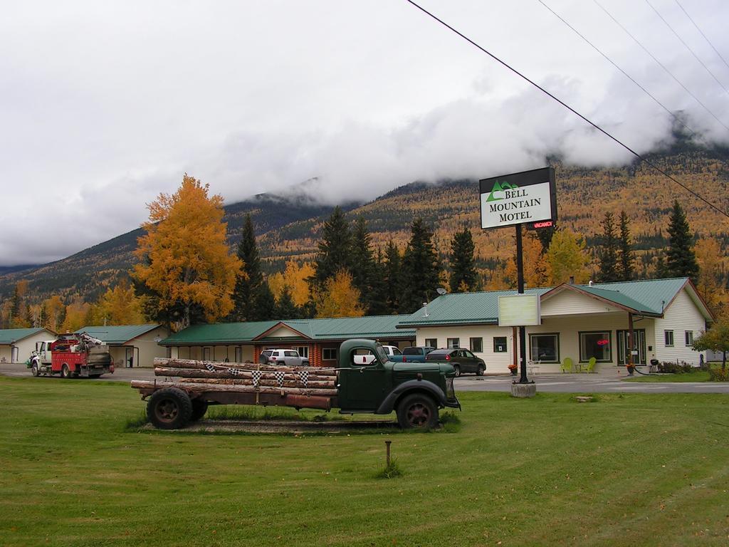 Bell Mountain Motel Mcbride Exteriör bild