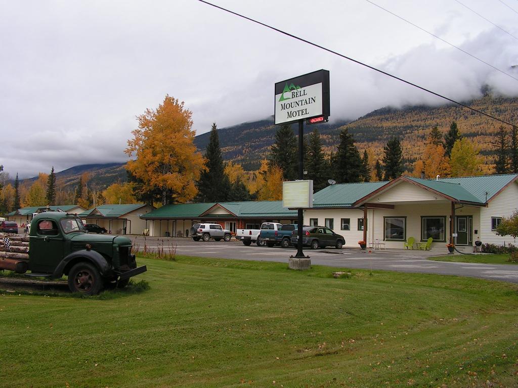 Bell Mountain Motel Mcbride Exteriör bild