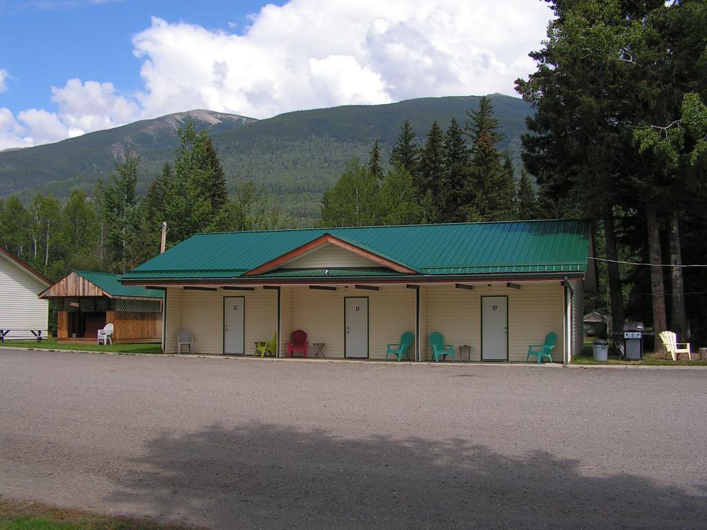 Bell Mountain Motel Mcbride Exteriör bild