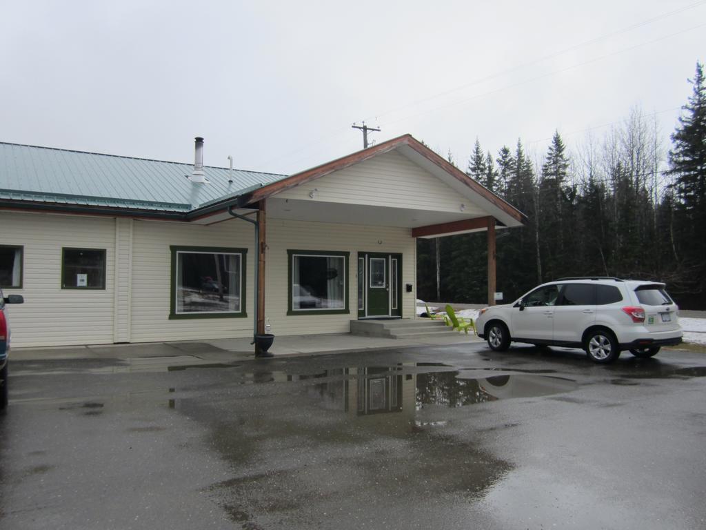 Bell Mountain Motel Mcbride Exteriör bild