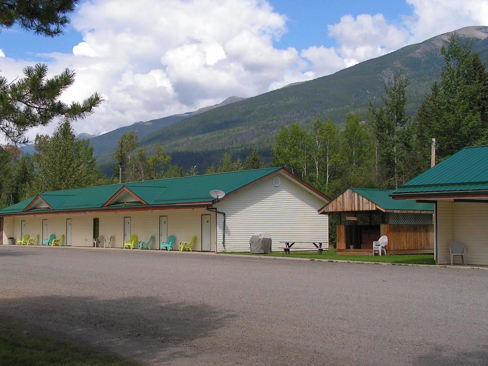 Bell Mountain Motel Mcbride Exteriör bild